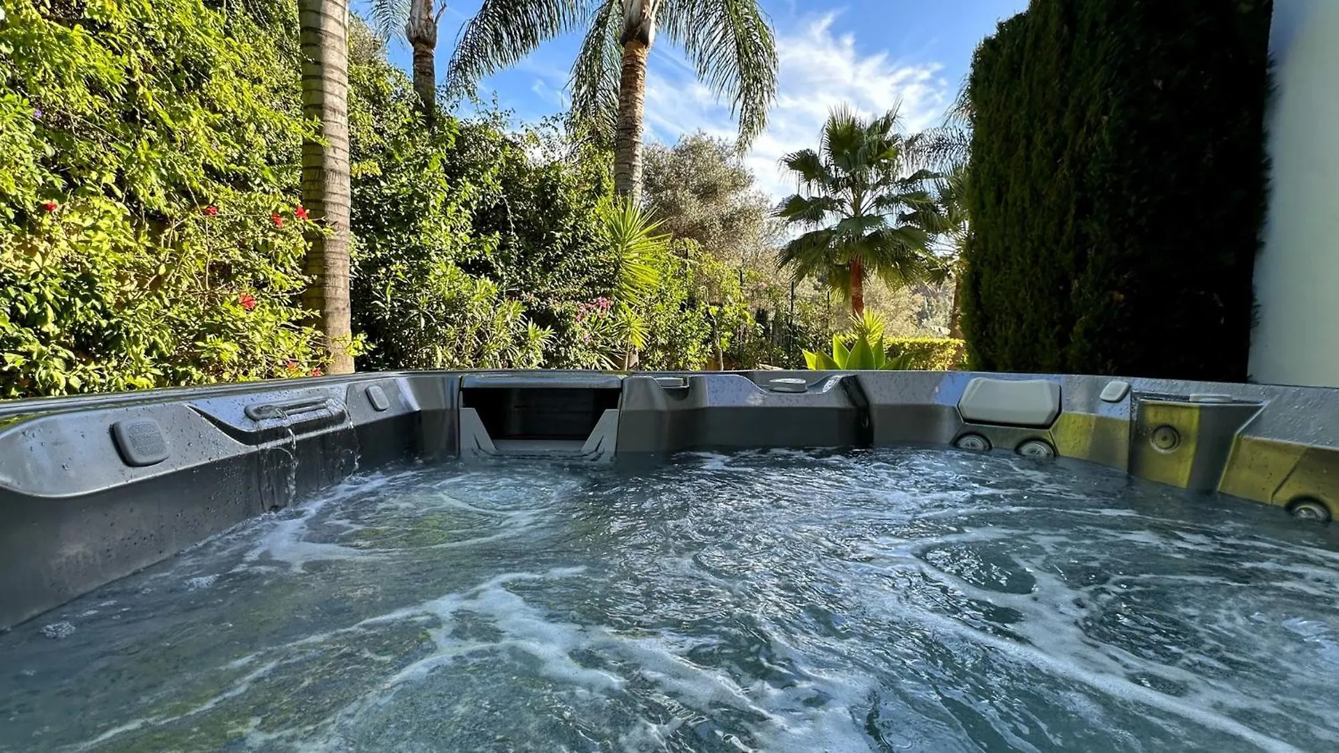 Apartment Los Arqueros Golf Luxury Boutique Development In A Gated Community With All Facilities In Walking Distance Benahavis