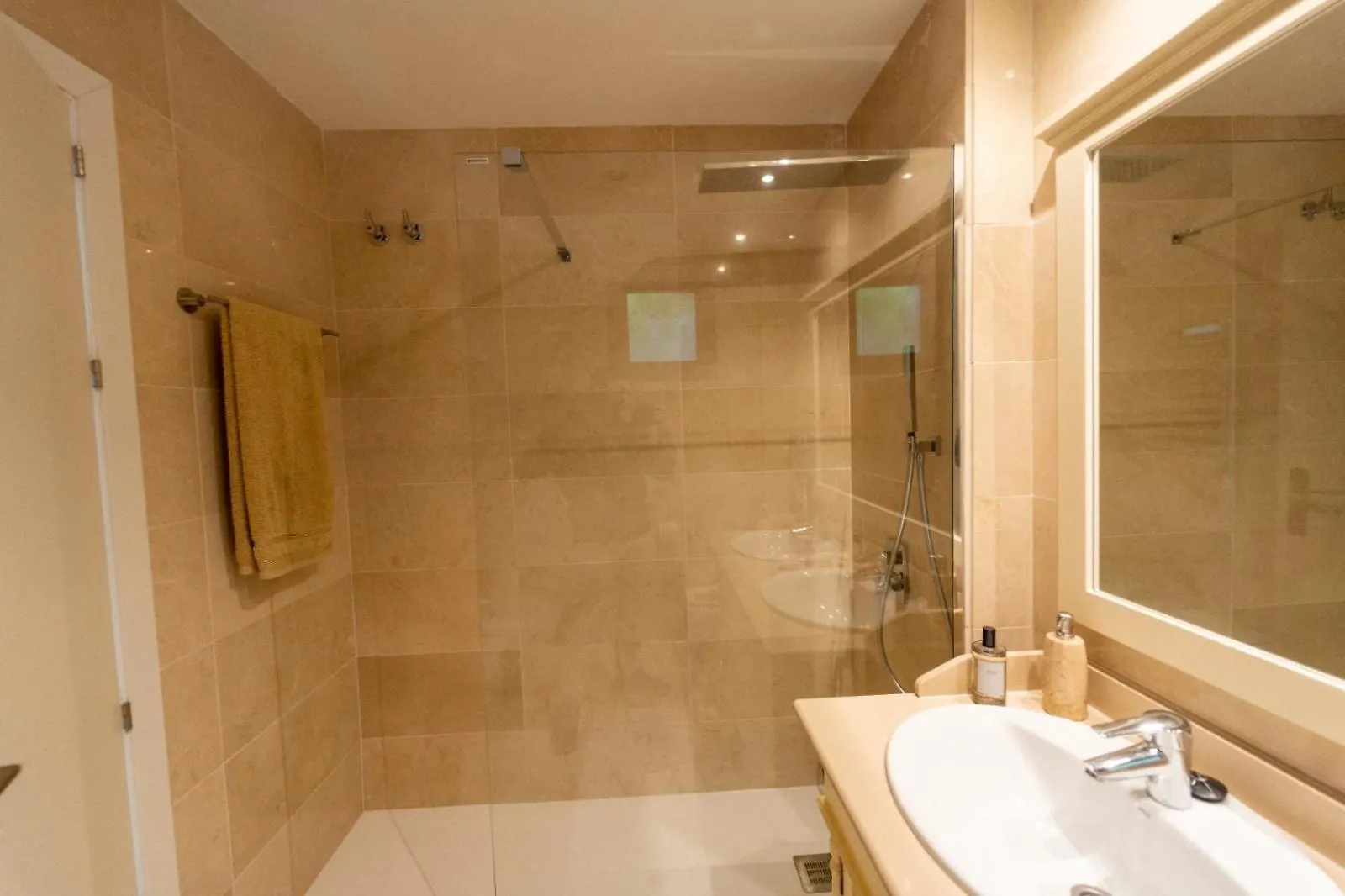 Los Arqueros Golf Luxury Boutique Development In A Gated Community With All Facilities In Walking Distance Benahavis Apartment